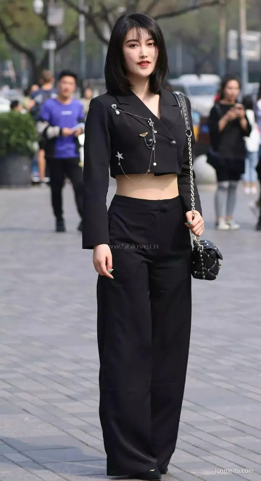 Street snap high looks, very powerful aura photo 1