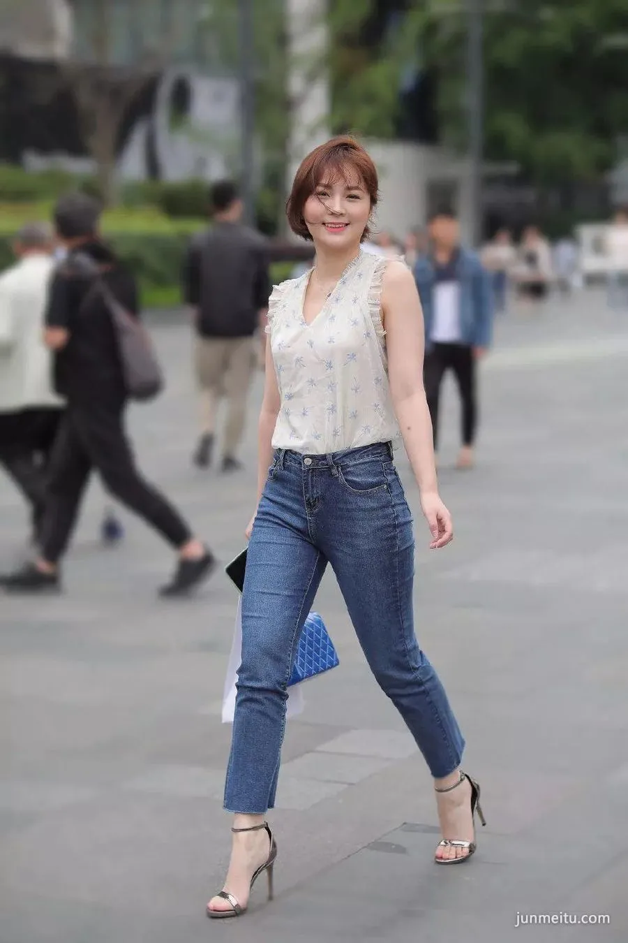 Street Snap: This Style, Simply Too Beautiful photo 1