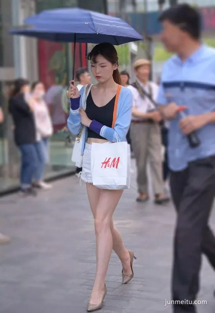 Street Snap: Almost Didn't Notice the Tattoo photo 1