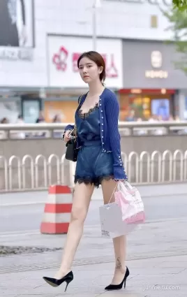 街拍藍色，驚豔
