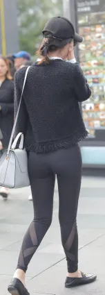 街拍緊身褲修長雙腿渾時尚氣質漂亮女郎