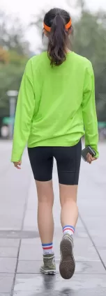 街拍我看到你第一眼，就覺得你跟其他女生不一樣 街拍