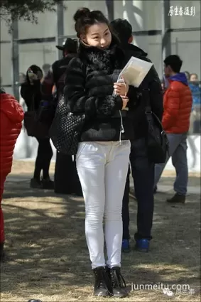 曆年北京電影學院藝考場外潮人