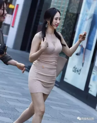 街拍閨蜜一起逛街最開心了