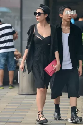 街拍北京潮女吸睛點五花八門！（組圖）
