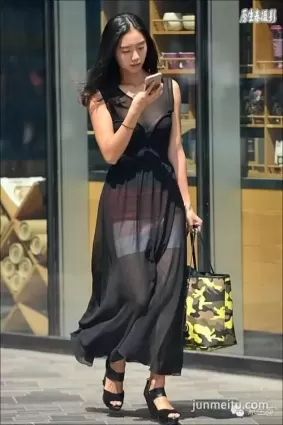 街拍三裡屯潮女八大吸睛看點！（組圖）