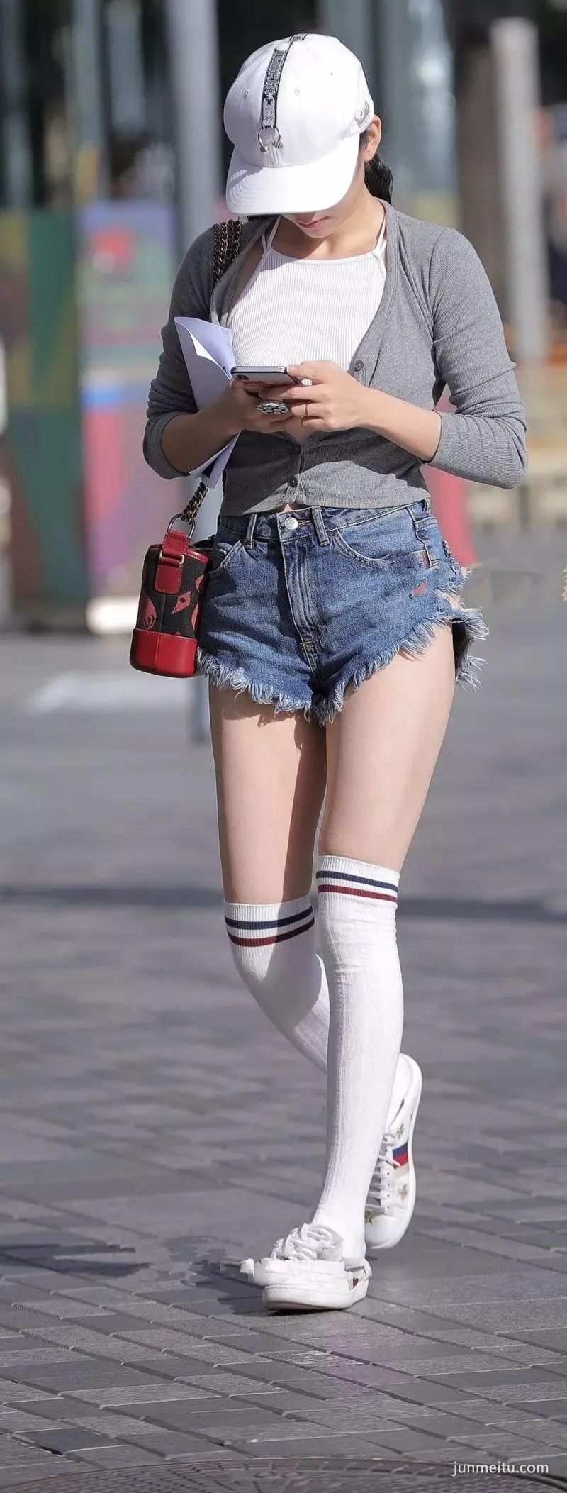 Street Snap Tall Hot Pants Beauty photo 1