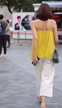 街拍真空上街
