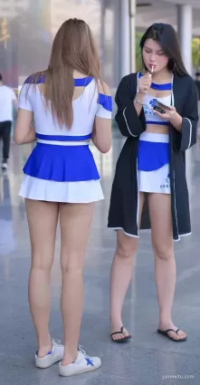 街拍 | 還是沒能遮住