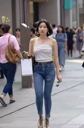 街拍裹得緊緊的
