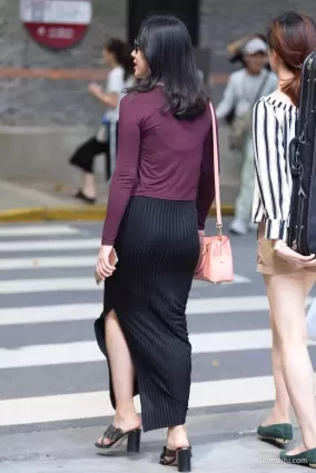街拍很豐韻 是你們想要的