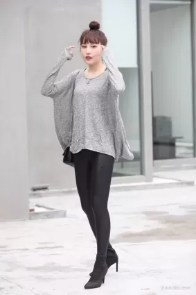 街拍這衣服絕對不合格，露背