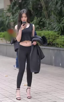 緊身系列超棒的黑色緊身褲