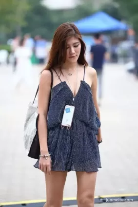 街拍V領你們喜歡嗎