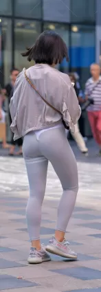 街拍 | 大戶人家的女人，超清晰