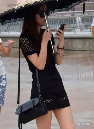 街拍墨鏡包臀裙氣質玉腿女郎