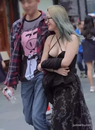 街拍 | 女朋友真不讓人省心