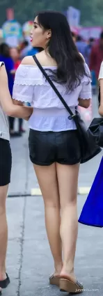街拍身材太好吃不消吧