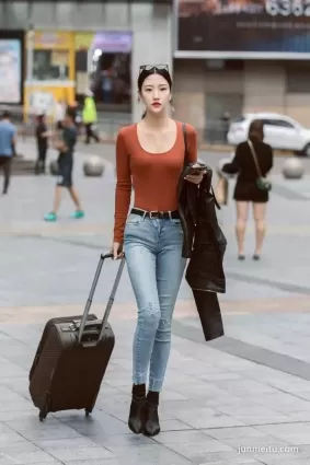 街拍令人賞心悅目的性感美女