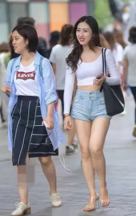 街拍 | 這個姐姐好翹啊