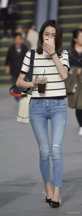 緊身牛仔褲苗條修長雙腿氣質美女