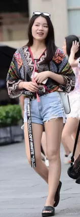 清新牛仔熱褲大白腿時尚氣質漂亮美女