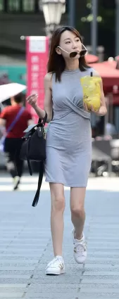 時尚連衣短裙氣質美女