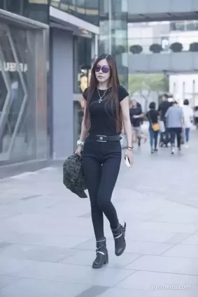 真正的大長腿牛仔褲氣質美女