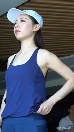 街拍瑜伽女神