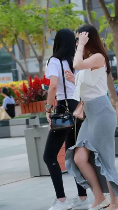 高挑大長腿緊身褲長裙氣質姐妹花
