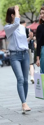 緊身牛仔褲高挑大長腿時尚氣質漂亮美女