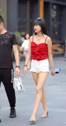 高挑熱褲苗條修長大白腿氣質美女