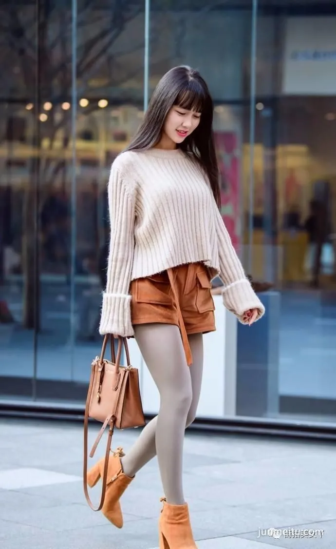 Street Snap Small Collection, Come If You Like photo 1