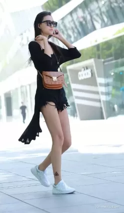 街拍這樣的鉛筆腿，你hold住嗎?