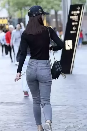 街拍牛仔褲苗條時尚妹紙