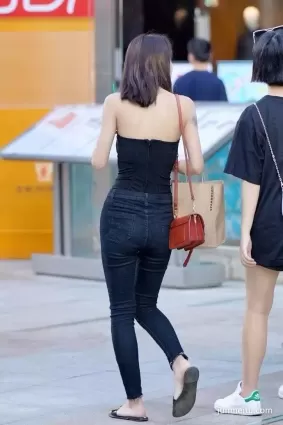 街拍幾個時尚漂亮的年輕氣質妹紙