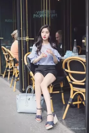 街拍美女 | 時尚靓麗的美腿氣質美女