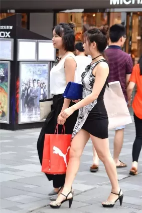 街拍 | 逛街的兩個高挑時尚氣質女郎