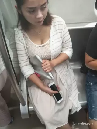 街拍地鐵抓～拍 ！