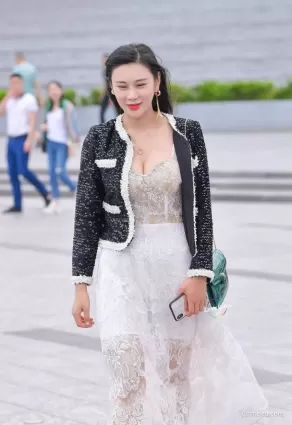 街拍沒有外套會更好看