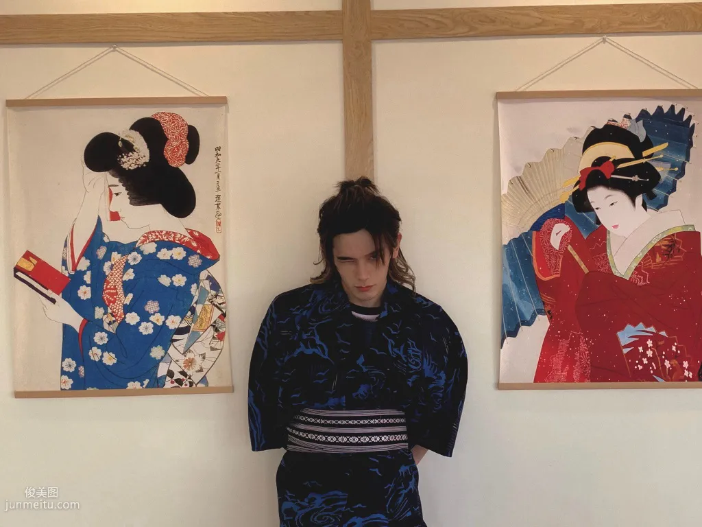 长发帅哥姚弛微博晒和服装帅气图片套图9