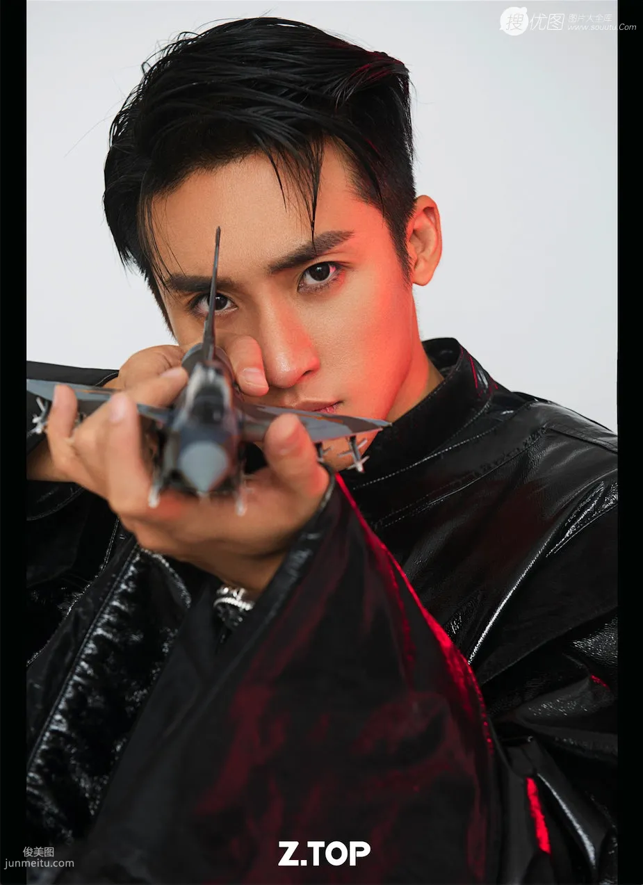 Zhang He Full of Confidence Cool and Handsome z.top Magazine Photos photo 1