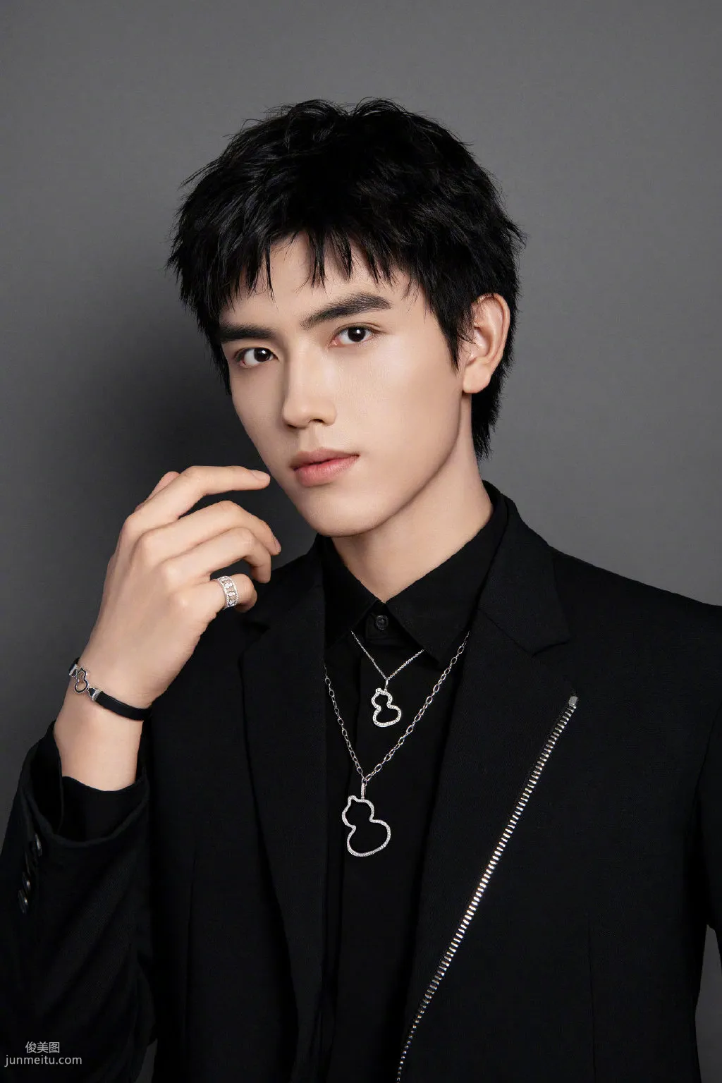 Arthur Chen: Photo Shoot photo 2