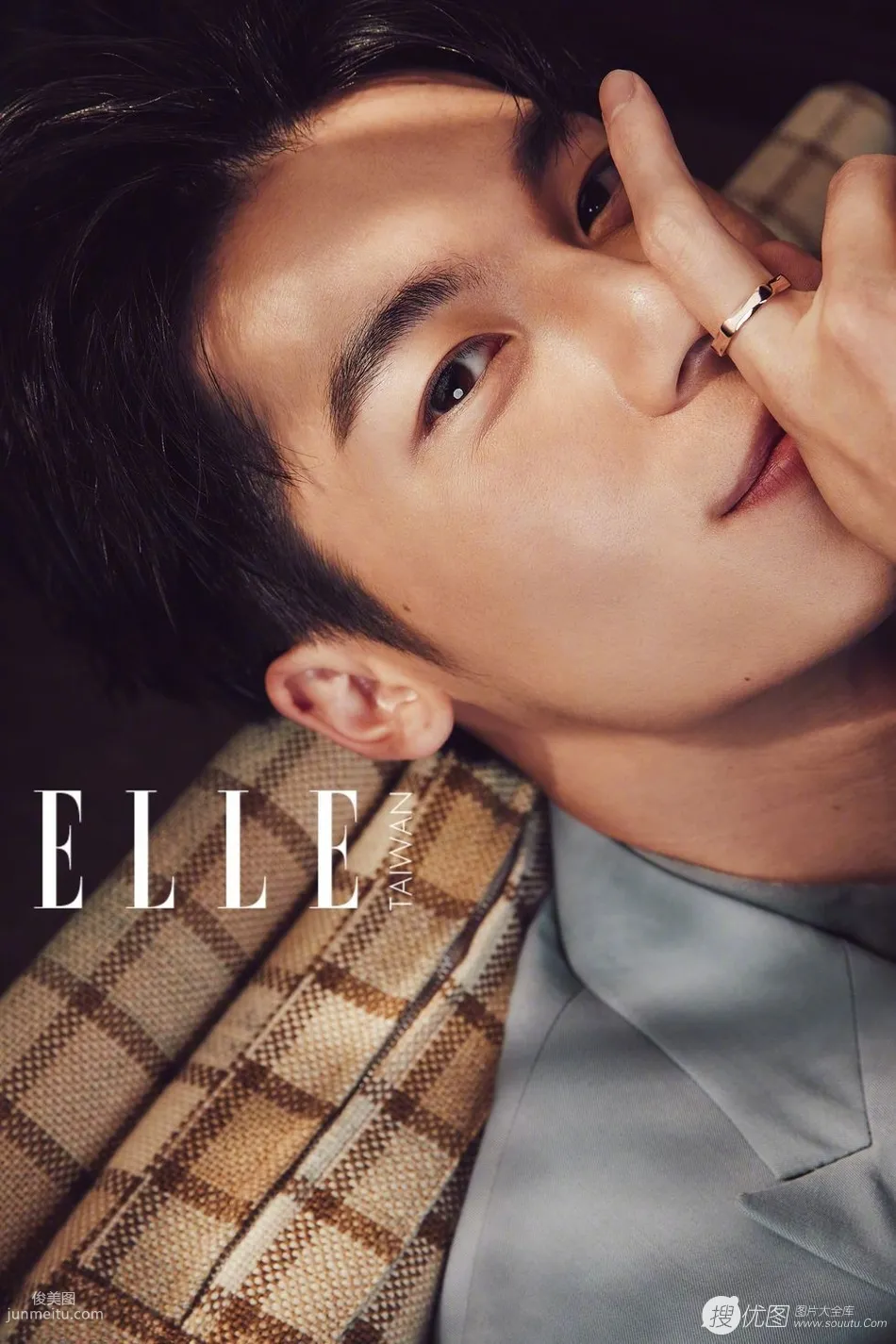 台湾帅气演员许光汉时尚潮流穿着登《ELLE》杂志写真图集套图1