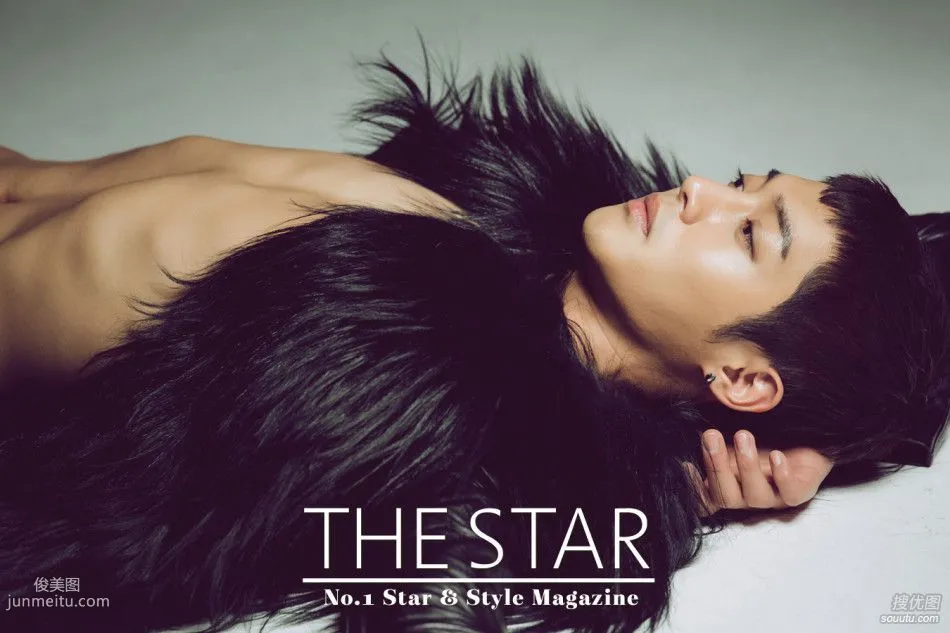 Kim Hyun-joong Magazine Cover Showing Muscles HD Pictures photo 7