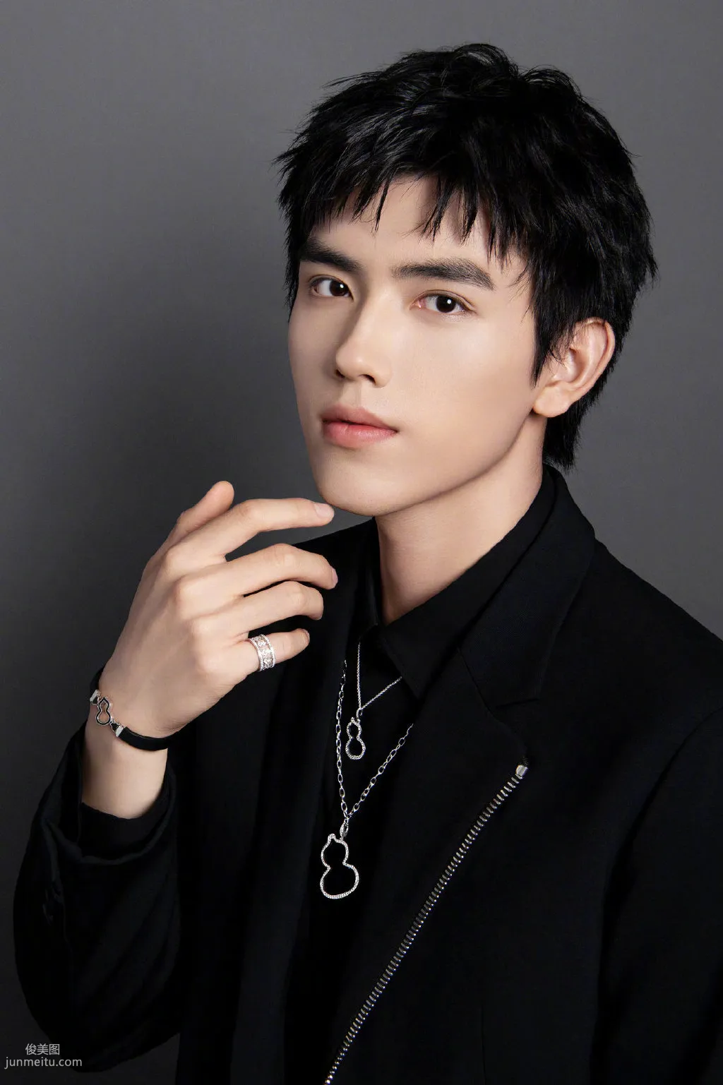 Arthur Chen: Photo Shoot photo 1