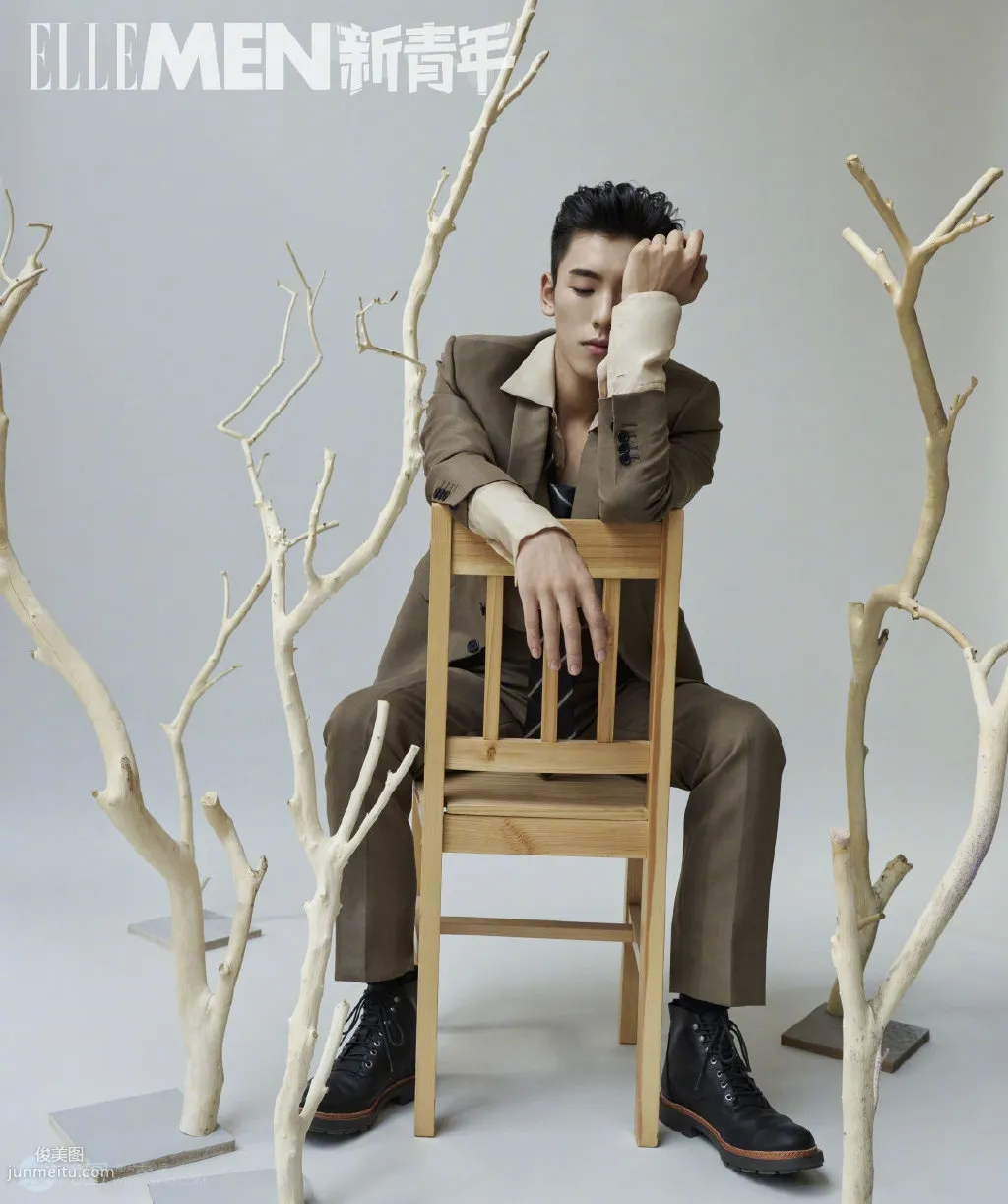 Handsome Big Boy Wang Ziyi New Youth Fashion Magazine Photo Set Gallery photo 6