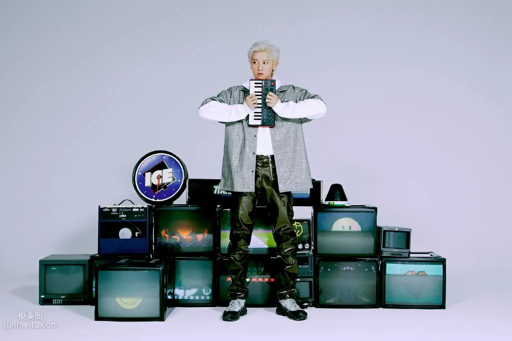 EXO-SC小分队成员朴灿烈、吴世勋回归预告照片，二人同框帅气十足套图8