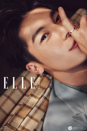 台灣帥氣演員許光漢時尚潮流穿着登《ELLE》雜志寫真圖集
