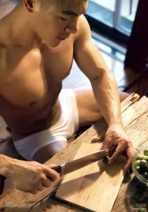 肌肉男模帥哥下廚房-下得廚房好男人